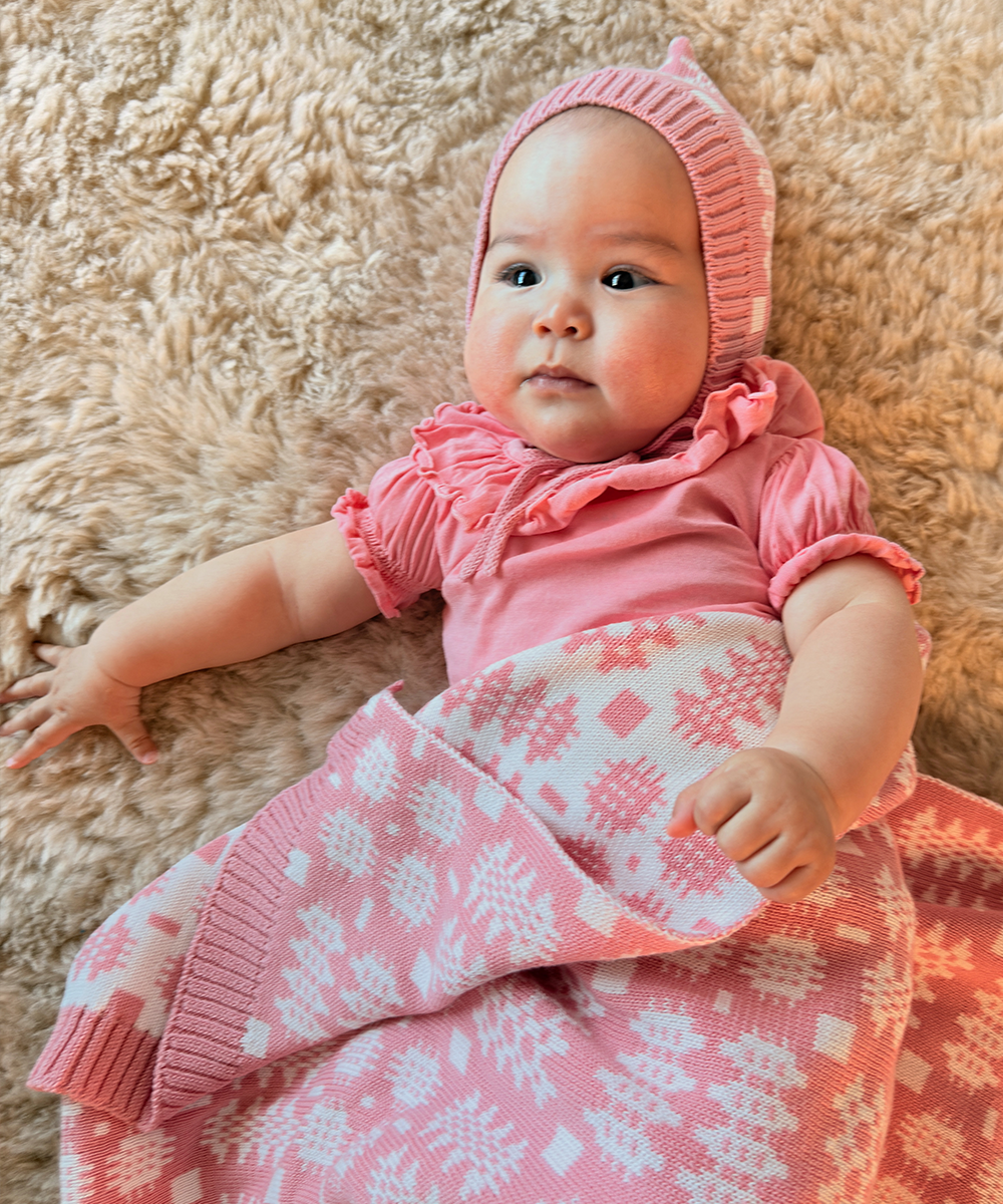 Carthen Baby Shawl in Organic Cotton - Flamingo Pink