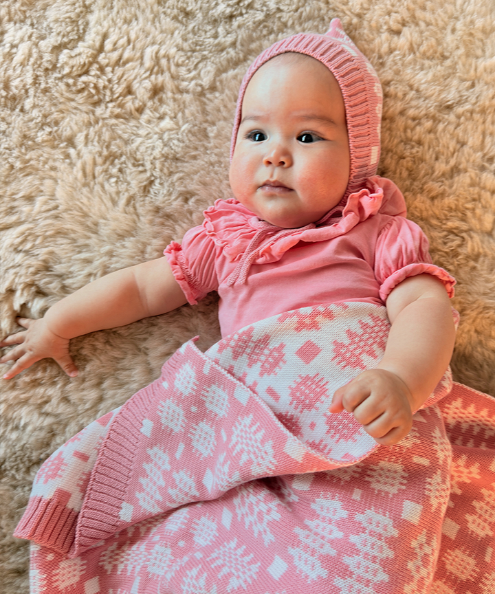 Carthen Baby Shawl in Organic Cotton - Flamingo Pink