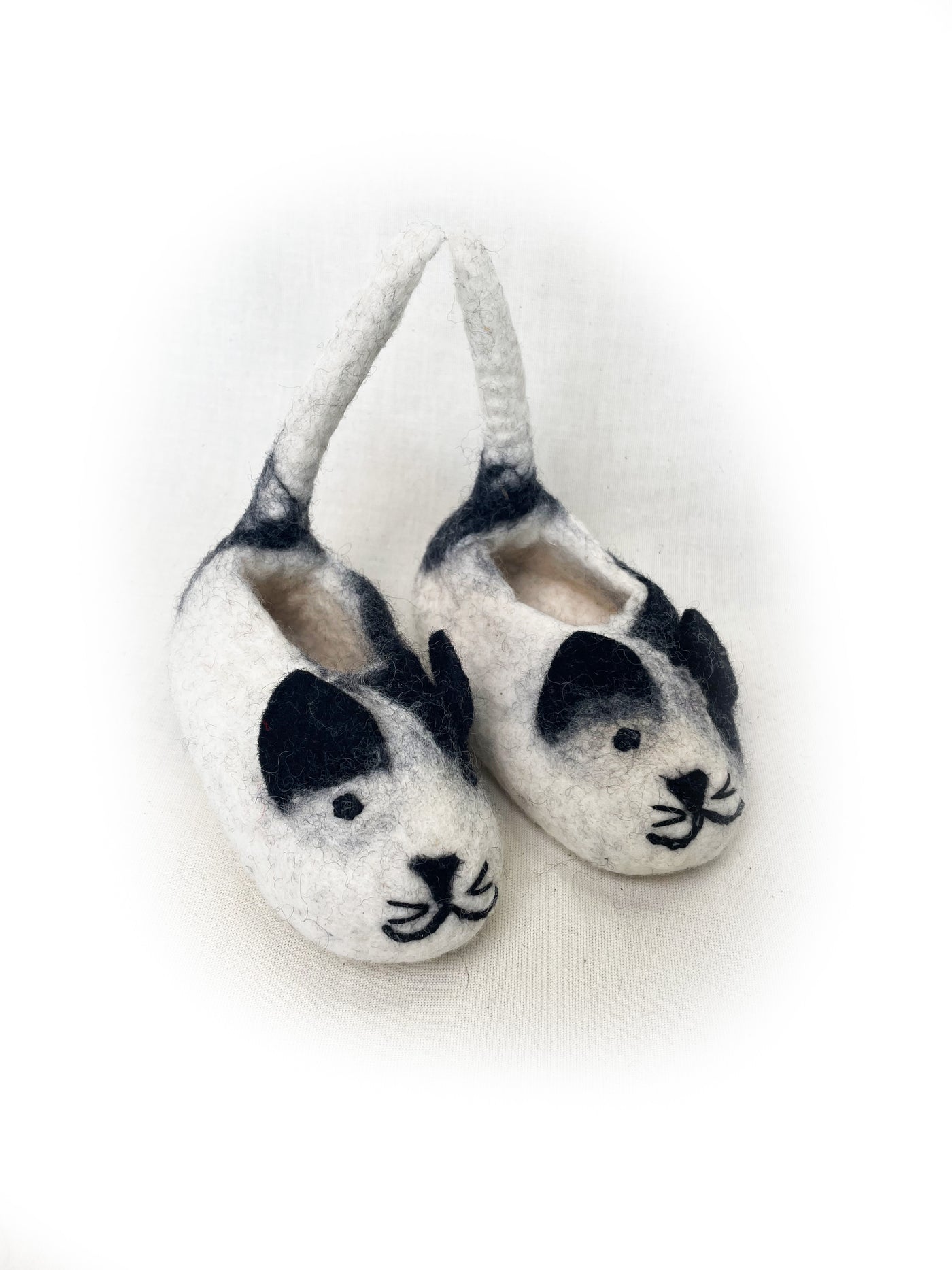Amica Little Cat Booties