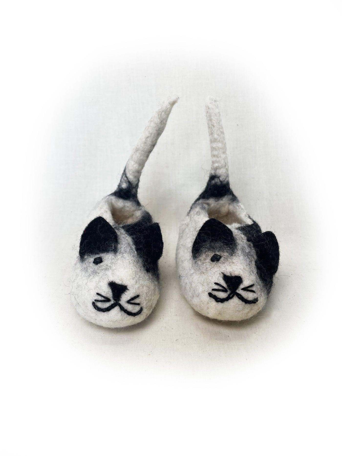 Amica Little Cat Booties