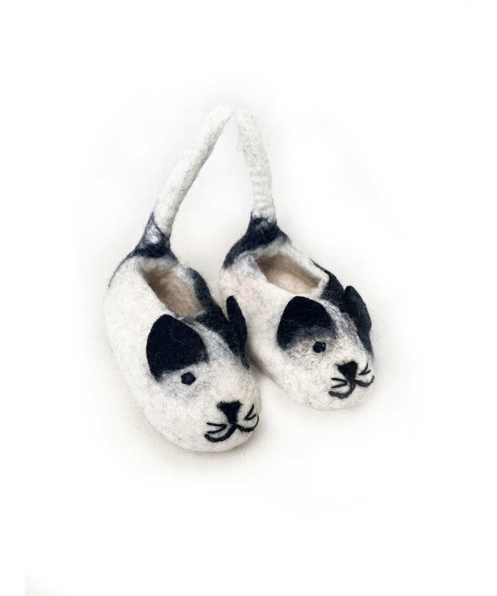 Amica Little Cat Booties