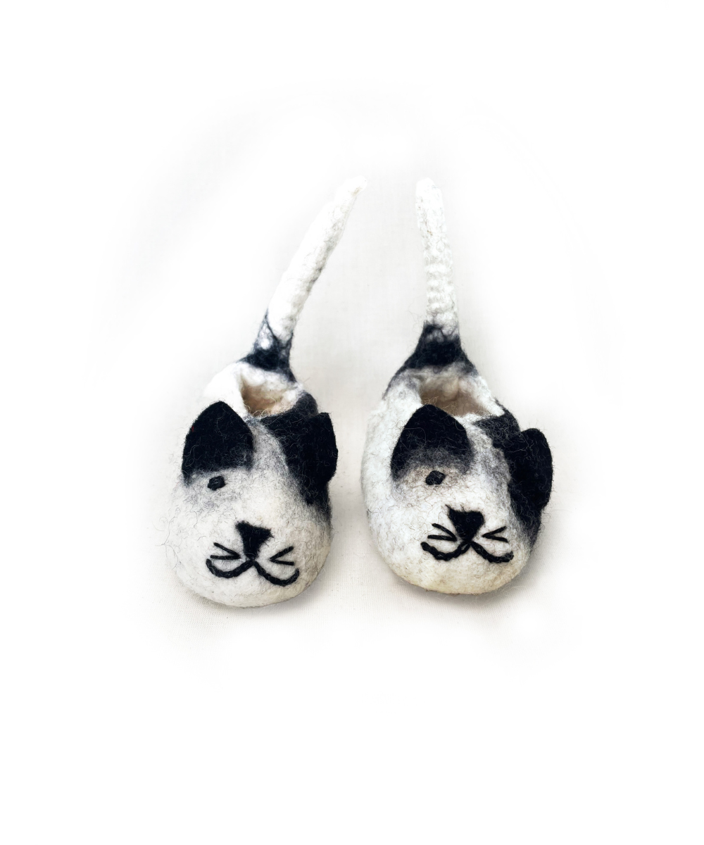 Amica Little Cat Booties