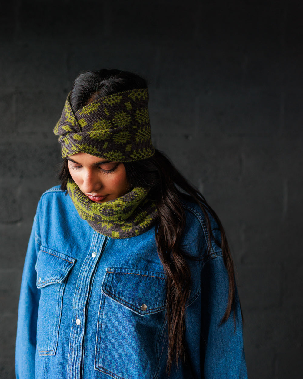 Carthen Merino Tube Scarf  - Umber / Lichen