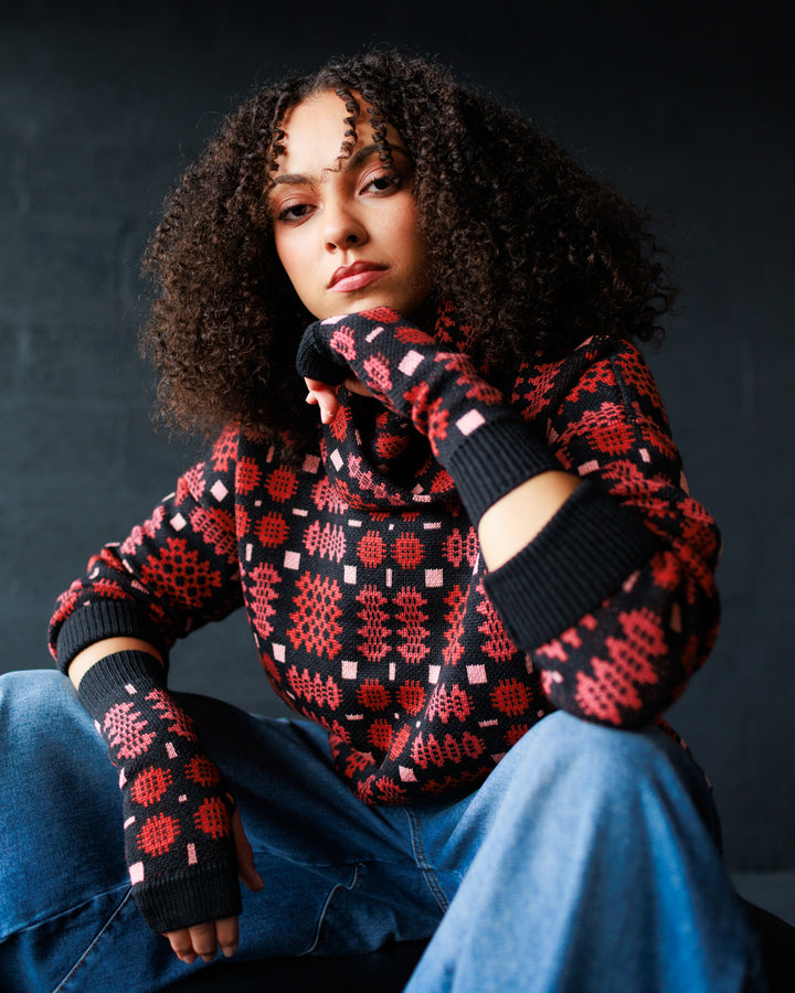 Carthen Merino Fingerless Mittens - Soot / Petals