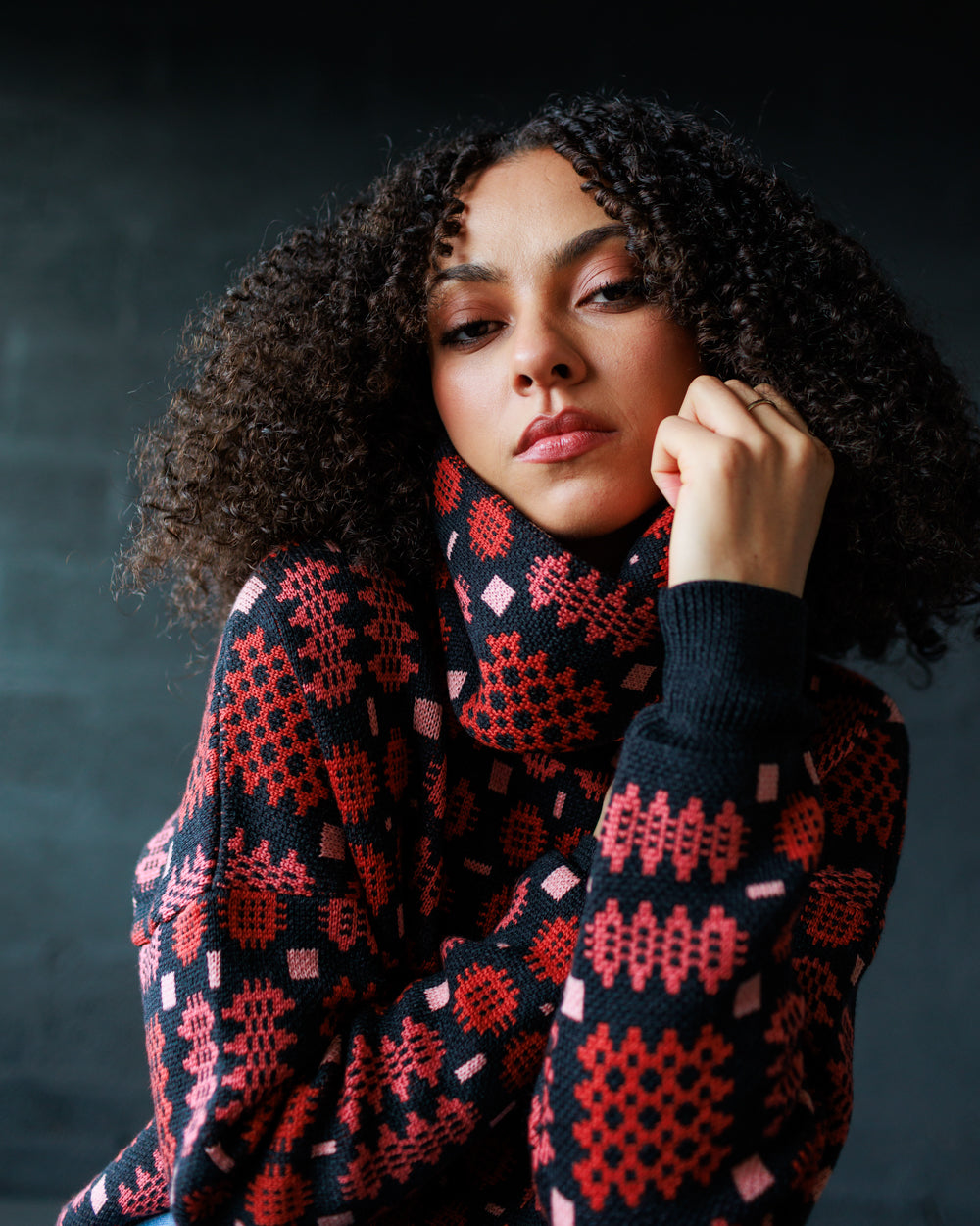 Carthen Merino Neck Wrap - Soot / Petals