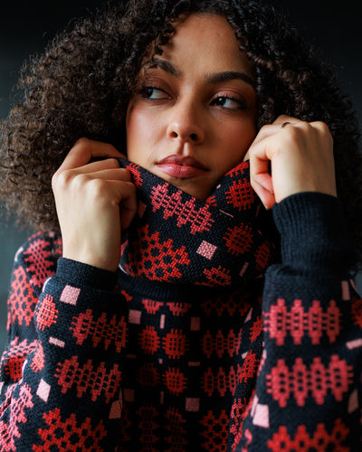 Carthen Wrap - Soot / Petals