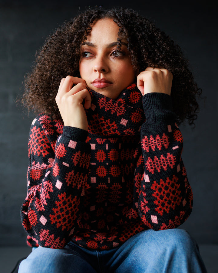 Carthen Merino Neck Wrap - Soot / Petals