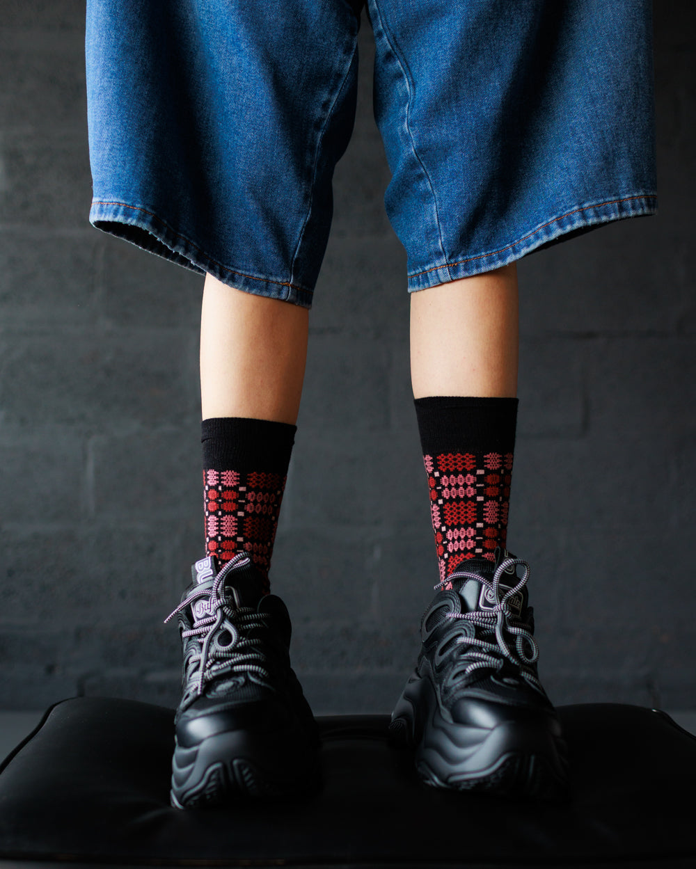 Carthen Socks - Soot / Petals