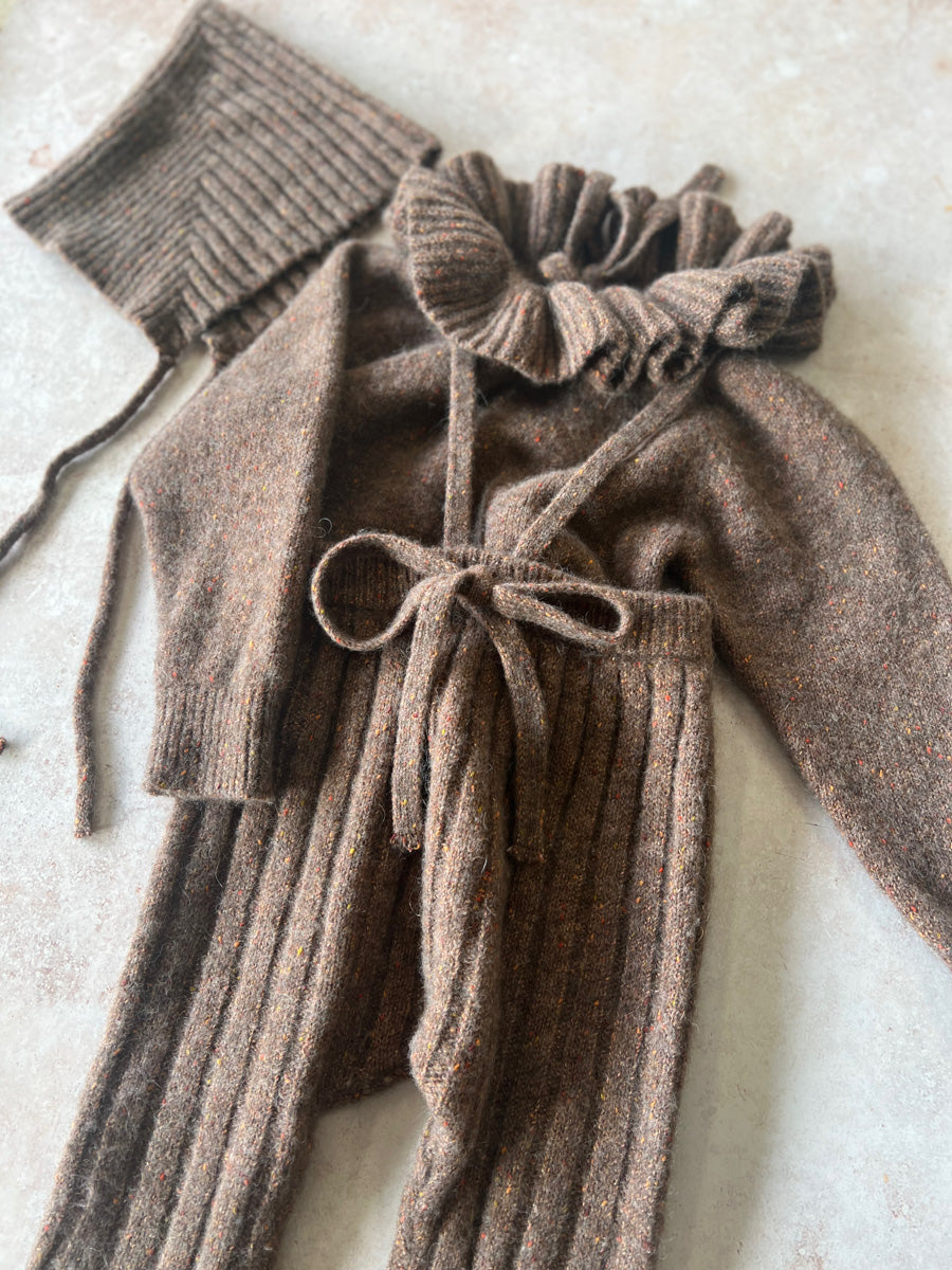 Sample Sale - Size 4Y Bonnet, Pullover & tie Pants - Twig