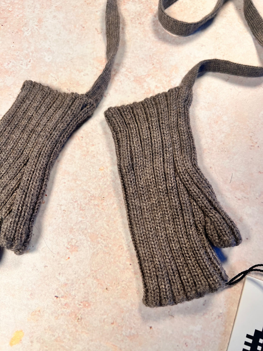 Sample Sale - Size S (1-3 years) Mittens-on-strings - Walnut