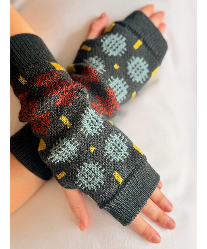 Carthen Merino Fingerless Mittens - Night Forest