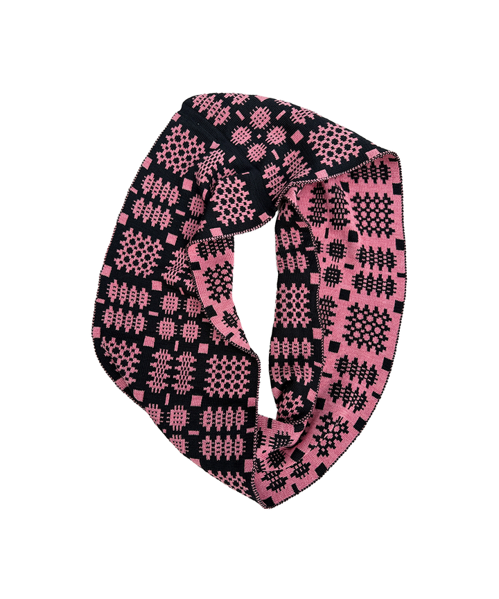 Carthen Merino Loop Scarf - Black/Rhosyn