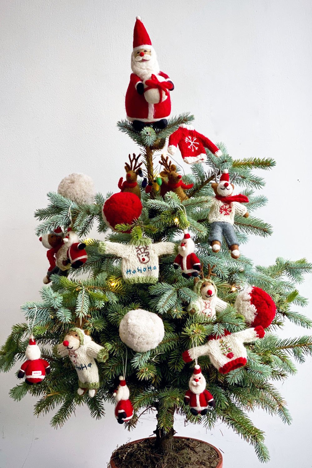 Wool Pom-Pom Decorations: 3 Pack - Snow / Victorian Red